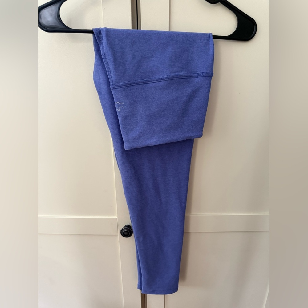 NWOT Beyond Yoga Caught In The Midi High Waisted Legging